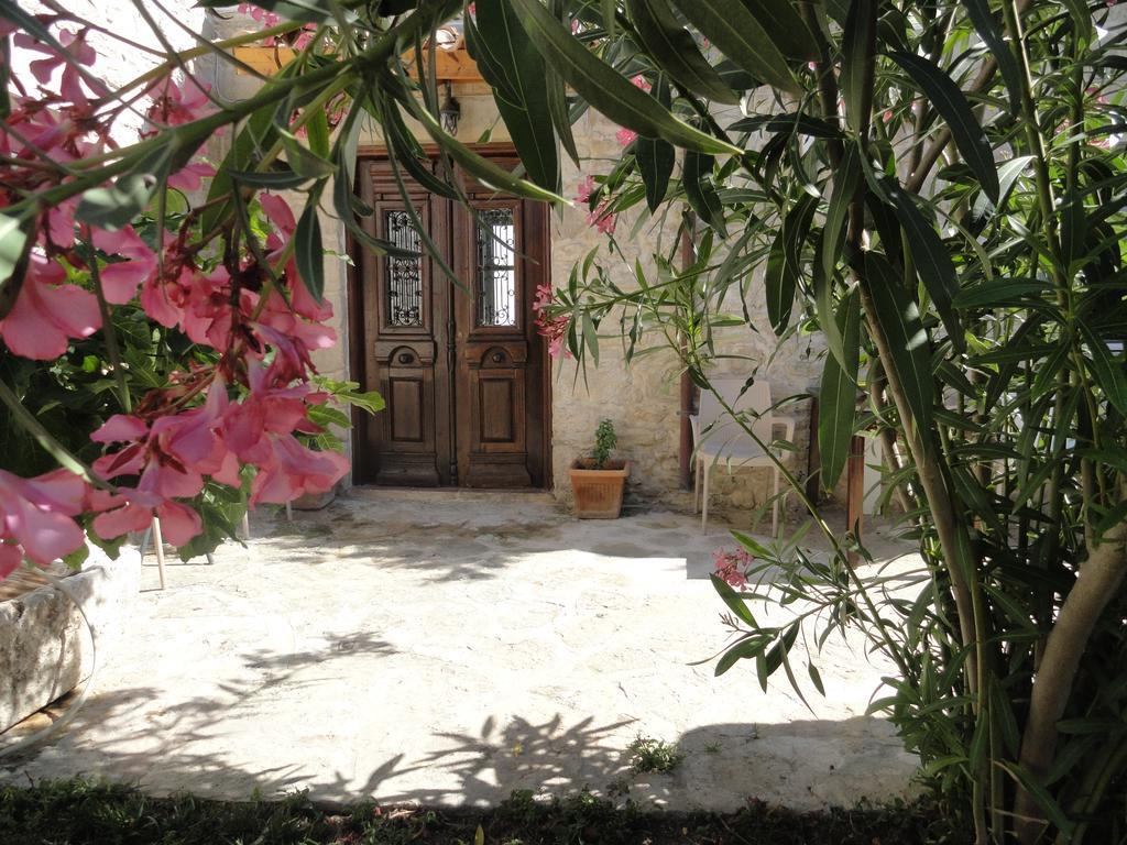 Villa Kamilari Exterior foto
